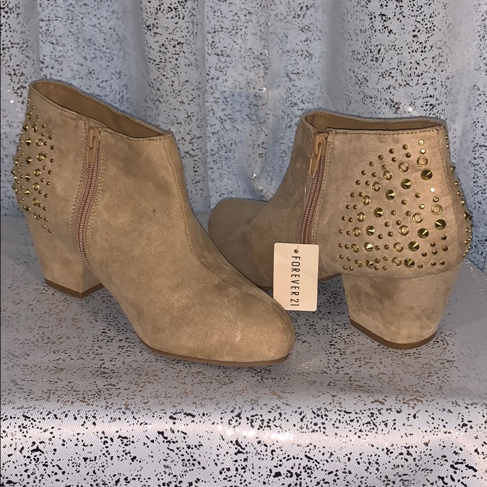 Forever 21 Taupe Booties ⭐️BRAND NEW WITH TAG⭐️
